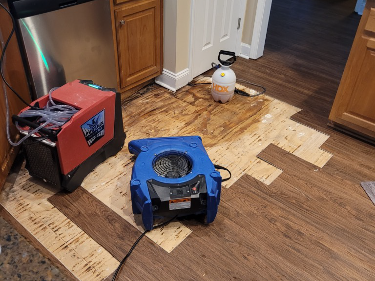 Water damage cleanup in Nashville TN home